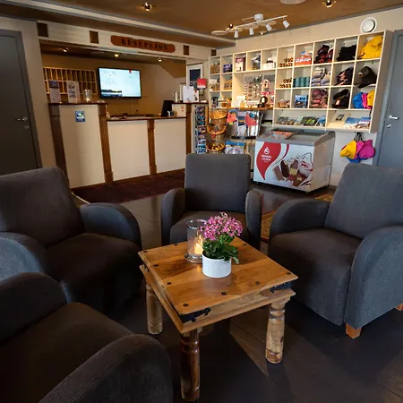 Апарт-отель Nyvagar Rorbuhotell Кабельвог