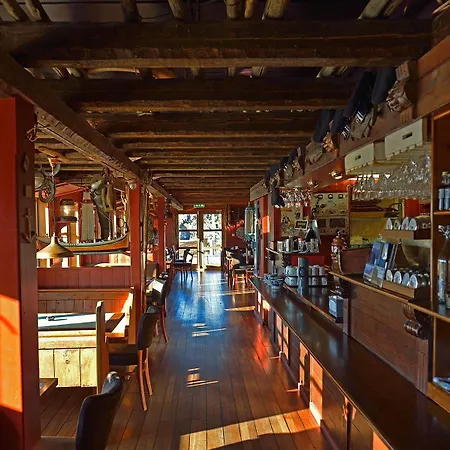 Aparthotel Nyvagar Rorbuhotell - By Classic Norway