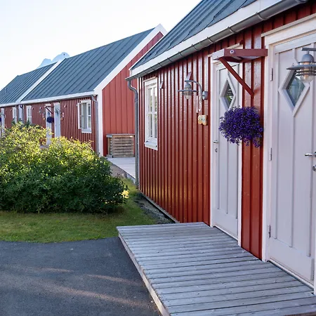 Nyvagar Rorbuhotell Апарт-отель 3*