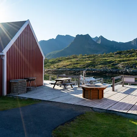 Apartmanhotel Nyvagar Rorbuhotell - By Classic Norway 3*