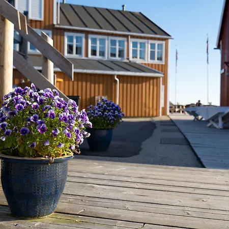 Nyvagar Rorbuhotell - By Classic Norway Apart Otel 3*