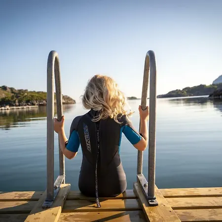 Nyvagar Rorbuhotell - By Classic Norway Apart Otel 3*