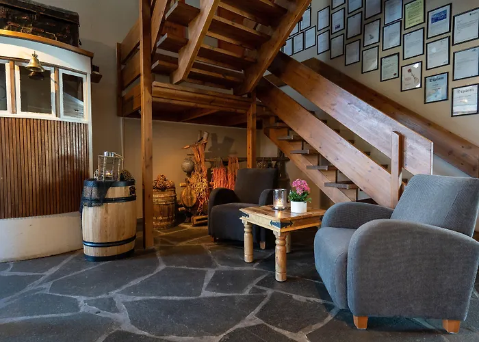 Nyvagar Rorbuhotell - By Classic Norway 3*