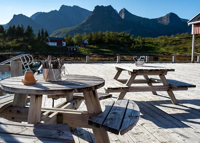 Apart-hotel Nyvagar Rorbuhotell - By Classic Norway 3*