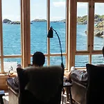Apartahotel Nyvagar Rorbuhotell - By Classic Norway 3*